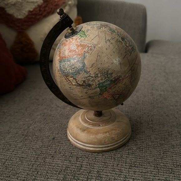 Small wood globe - Picture 3 of 3